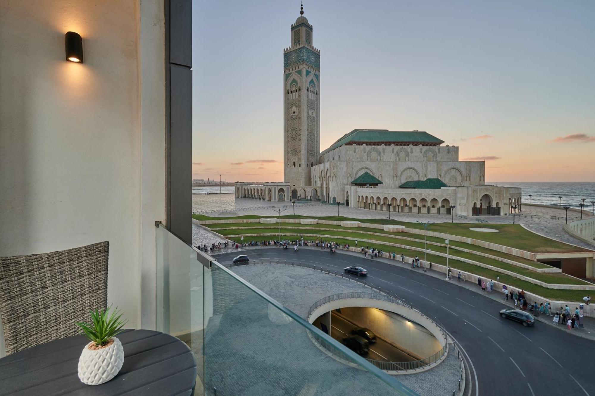 Appartement Sea View-mosquée Hassan Ii- By Casakhemsa