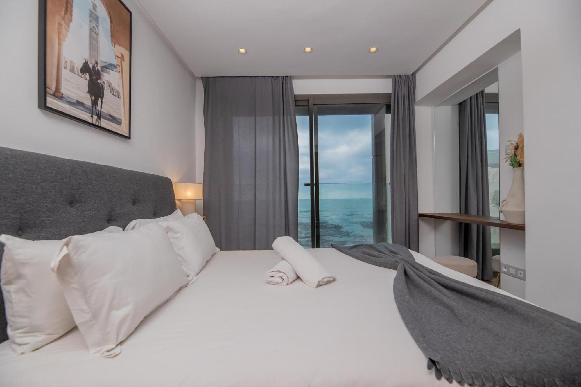 Sea View-mosquée Hassan Ii- By Casakhemsa Appartement